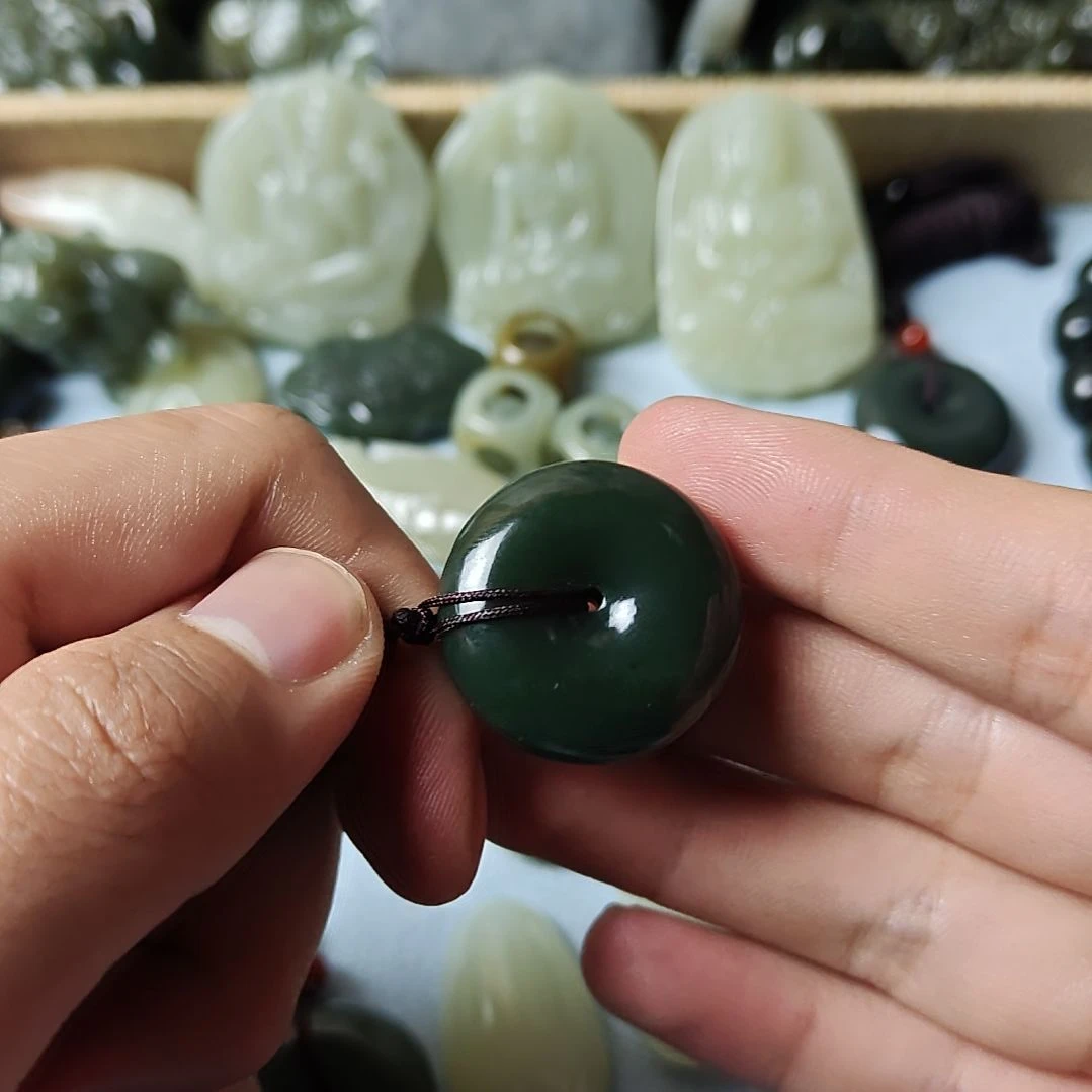 和田玉未镶嵌挂件