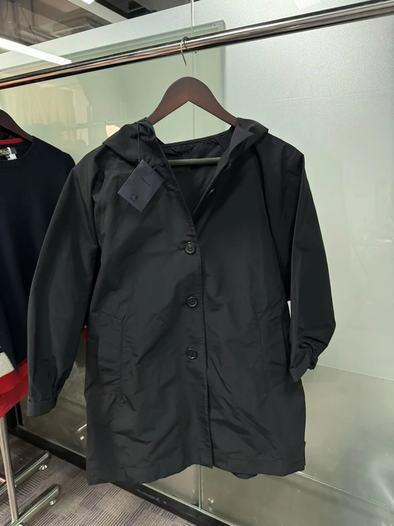 全新未使用 Prada/普拉达 有奢友得严选丨普拉达黑色风衣00588