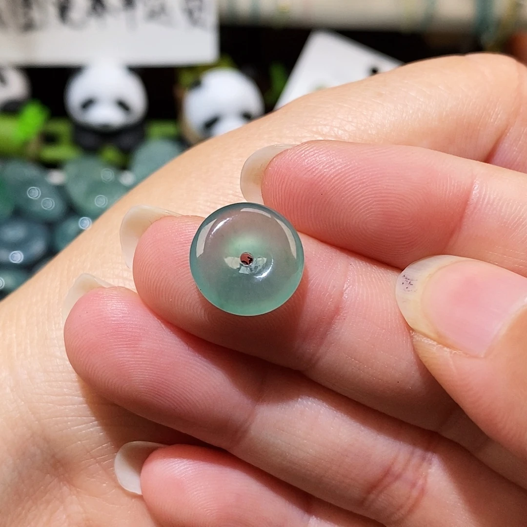 翡翠未镶嵌颈饰平安扣