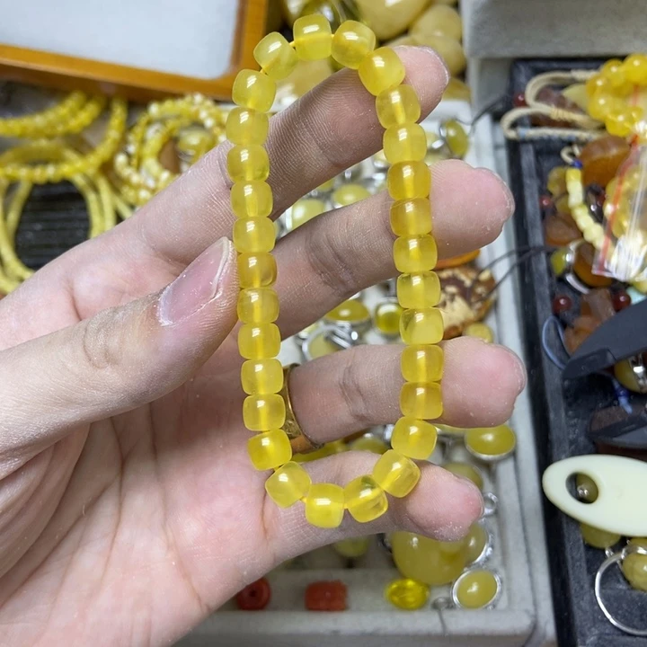 未镶嵌蜜蜡裸石多样性发货