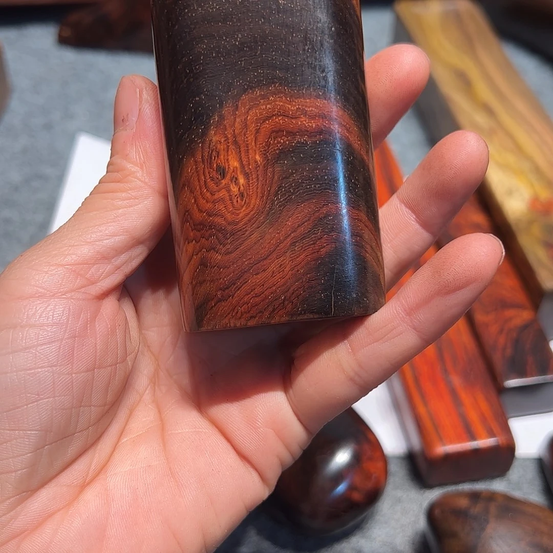 交趾黄檀（大红酸枝）m**s