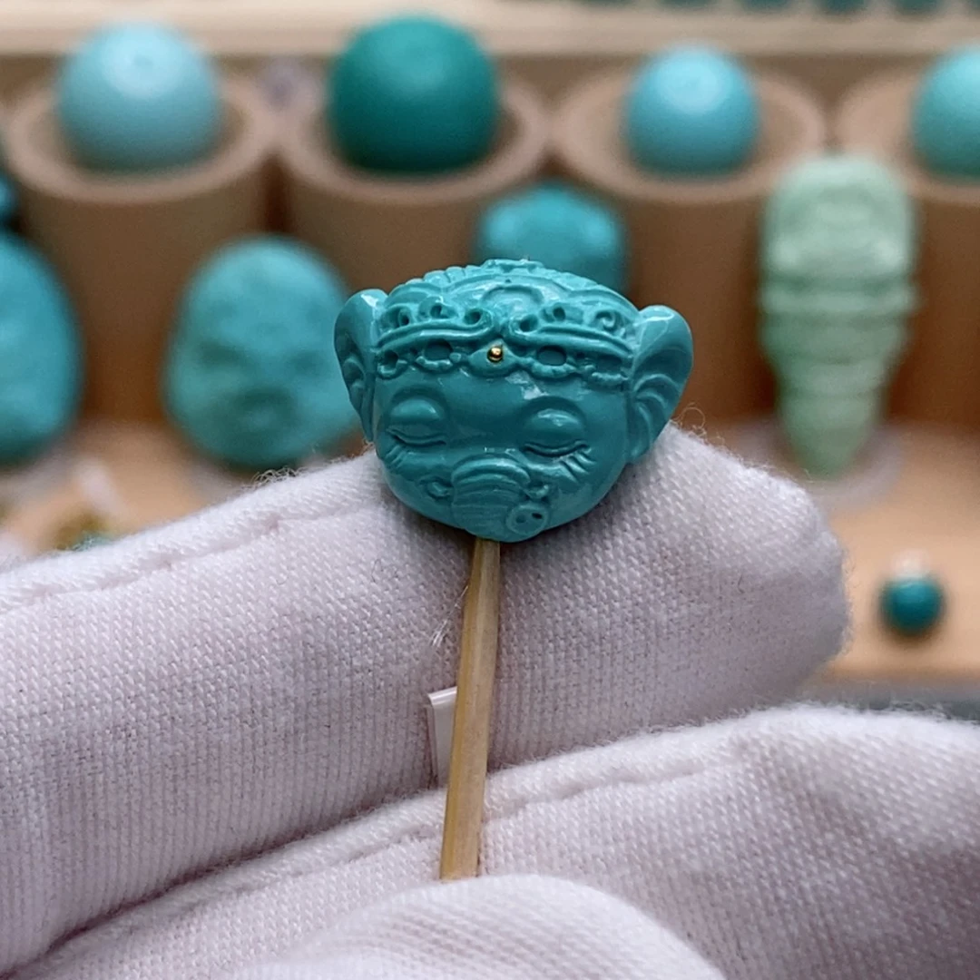 绿松石未镶嵌珠宝奇石