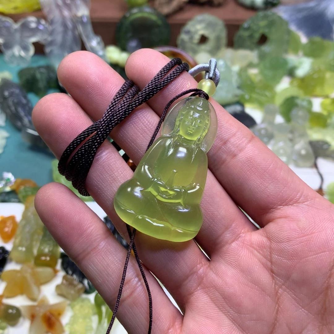 岫玉颈饰未镶嵌一**魔观音