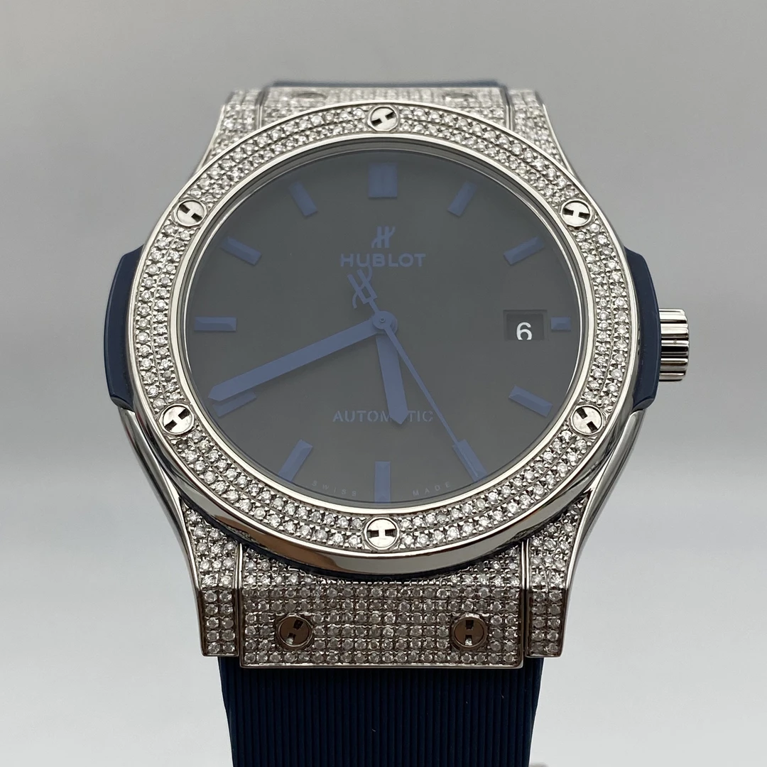 95新 Hublot/宇舶表 宇舶 经典融合系列 后镶钻 表径：45mm