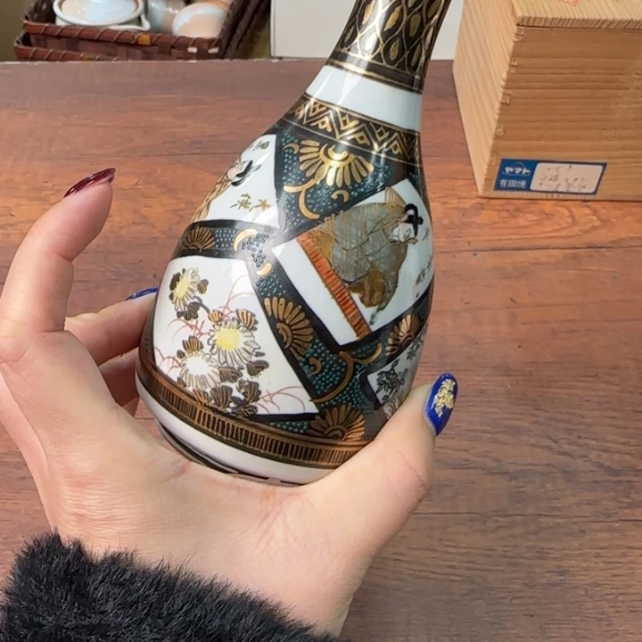 一个陶瓷物件哈哈哈哈