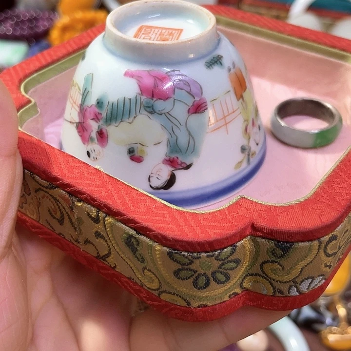 李***霸青花手绘小主人杯子