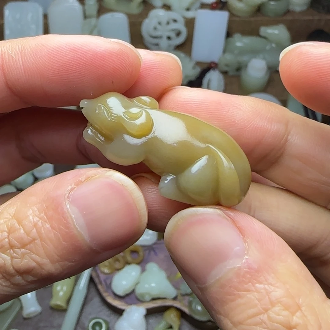 和田玉挂件未镶嵌茶**郁