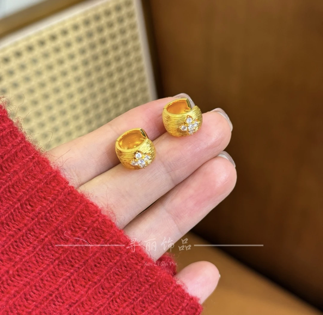 铜合金耳饰 2026轻奢气质温柔四叶锆显气色耳扣