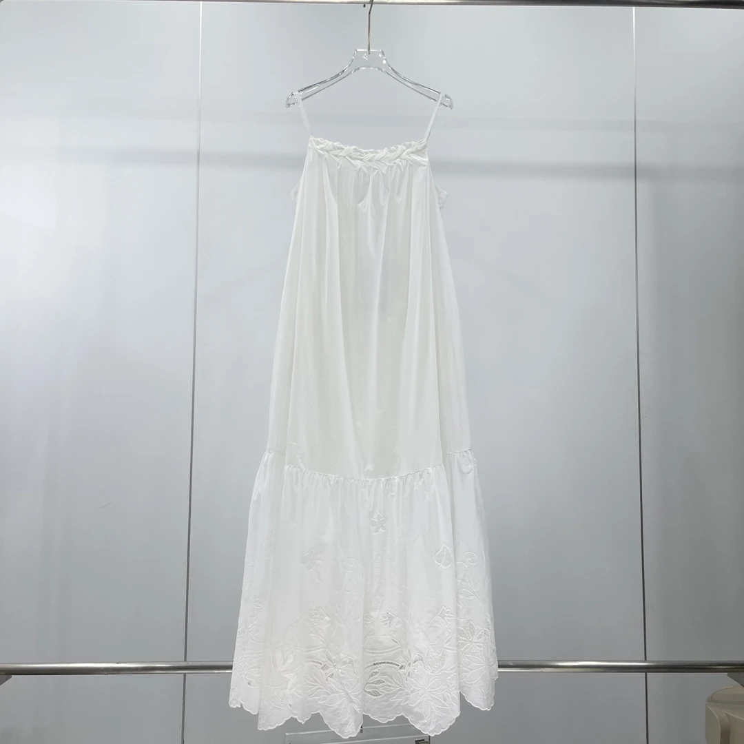 艾家新款夏装新款重工刺绣连衣裙蕾丝显瘦气质时尚百搭中长款9058