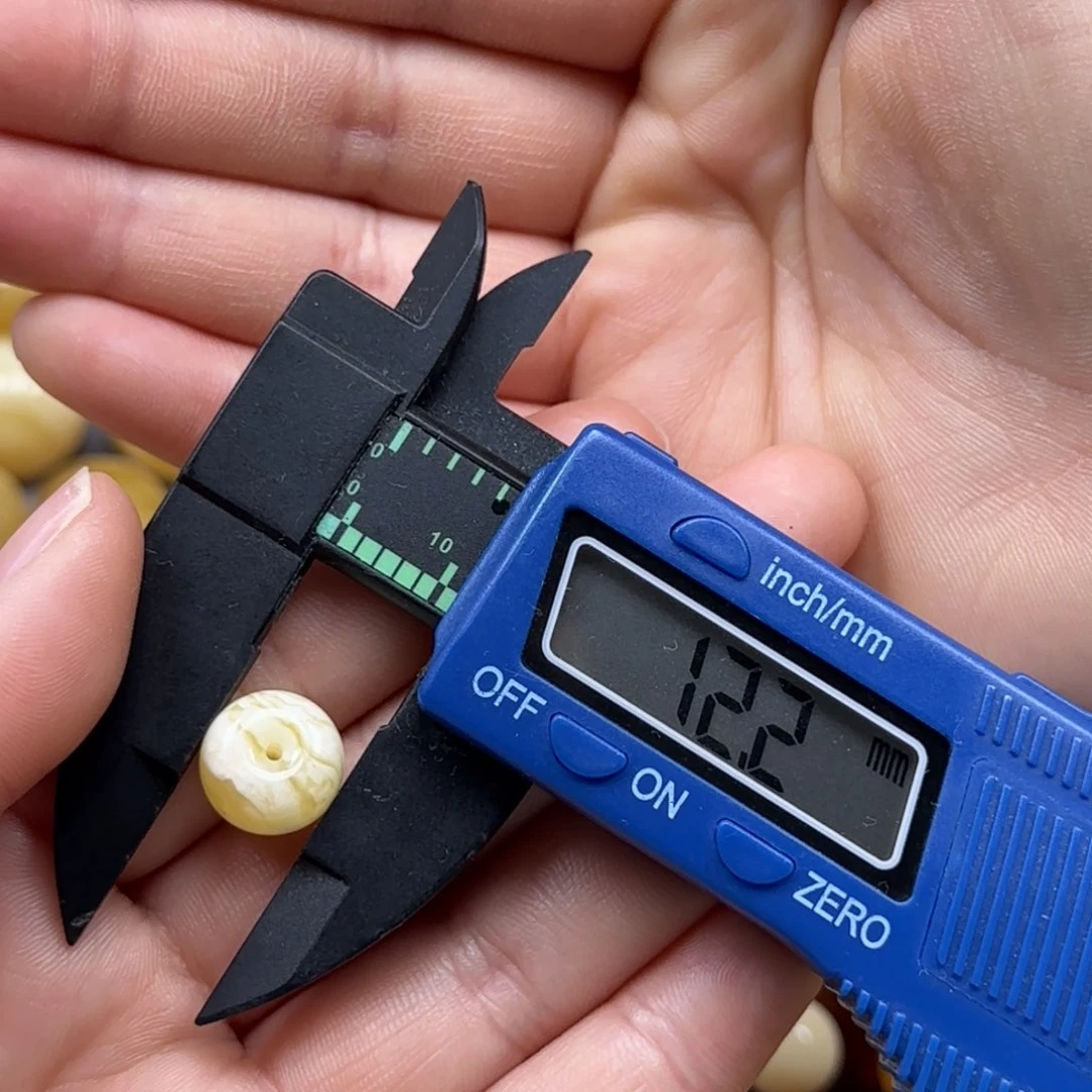 琥珀珠宝奇石未镶嵌美****^俄料白花虎皮纹平安扣（微瑕）