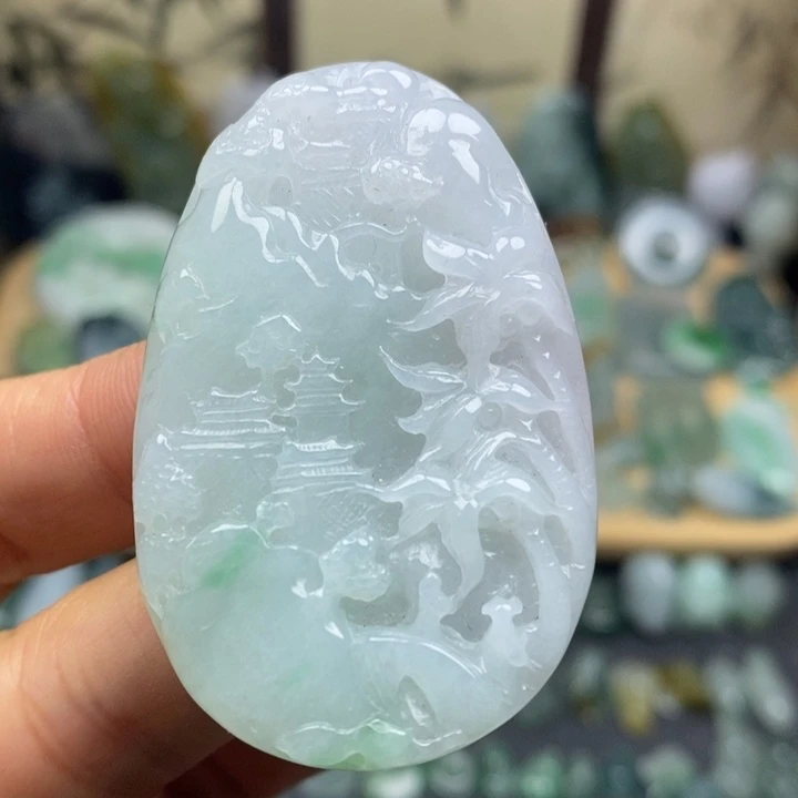 翡翠未镶嵌颈饰山水