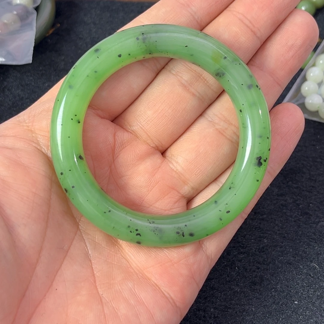 和田玉未镶嵌手镯607号和田玉手镯