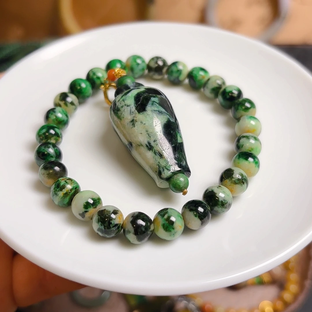 翡翠未镶嵌颈饰价格问主播，非常漏