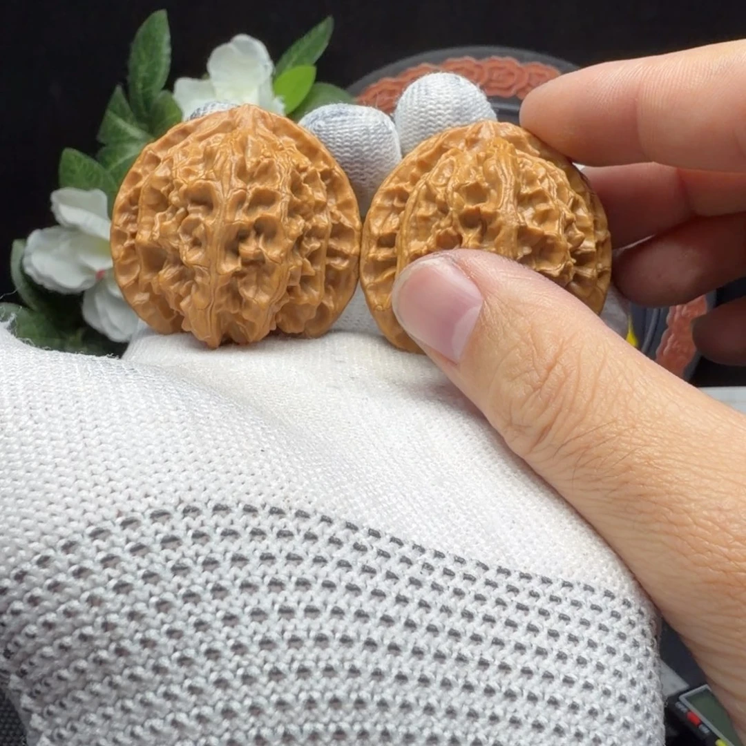 Y***～文玩核桃吊坠苹果