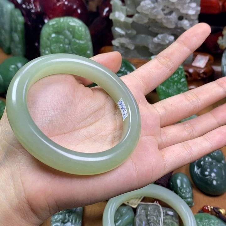 和田玉未镶嵌颈饰57圈口