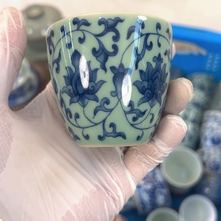 瓷片白青花釉青云缠枝莲铃铛主人杯