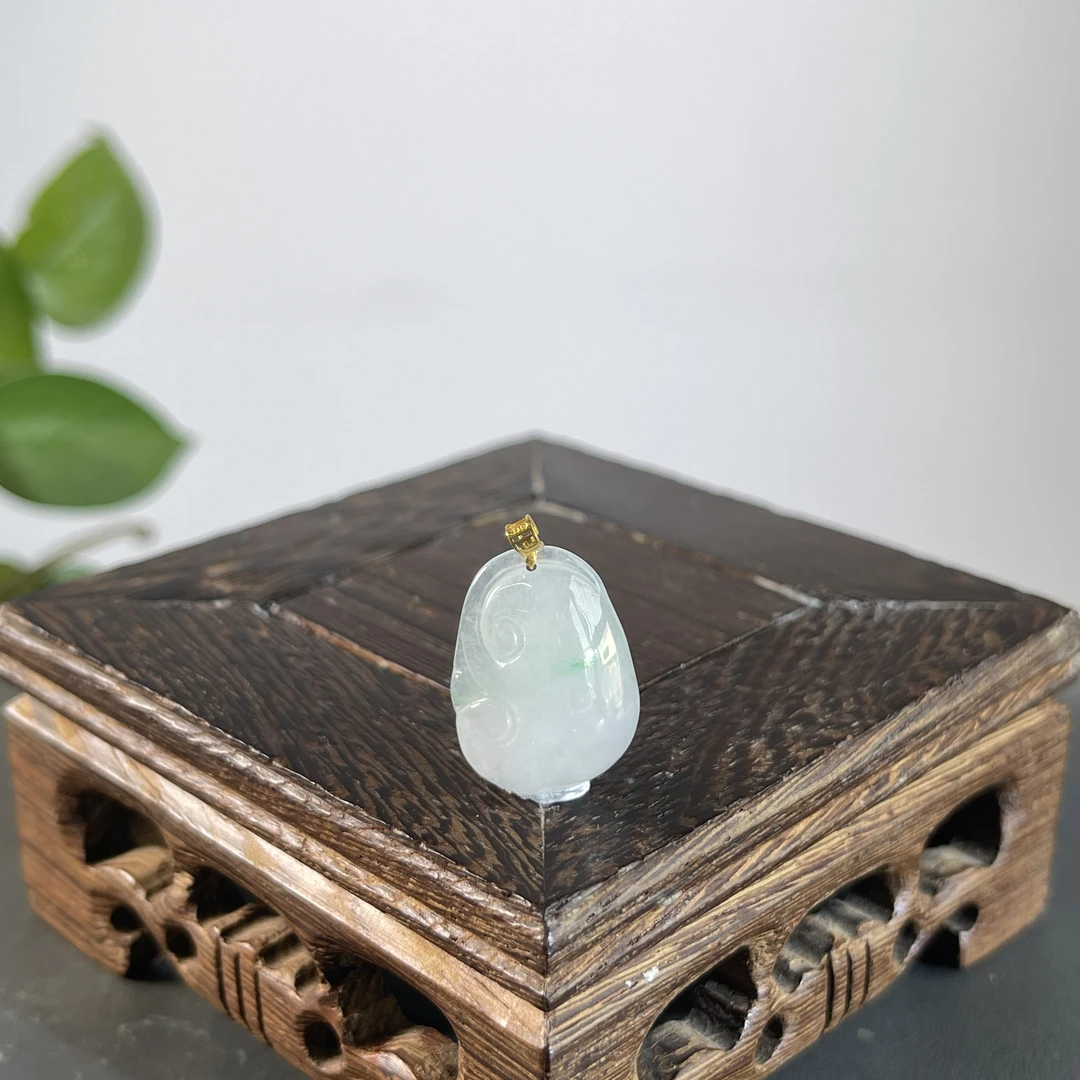 JTA03-019 天然缅甸A货翡翠 18K扣如意