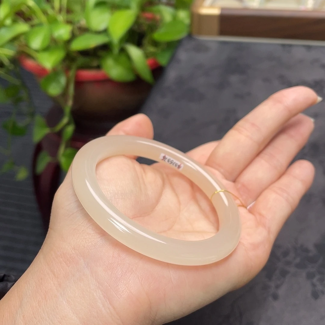 和田玉未镶嵌手镯-冰藕粉