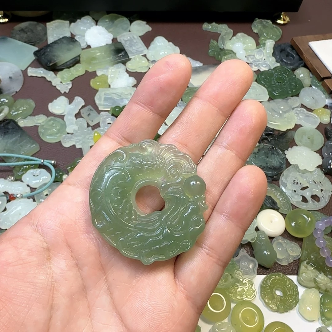 蛇纹石玉颈饰未镶嵌姽*