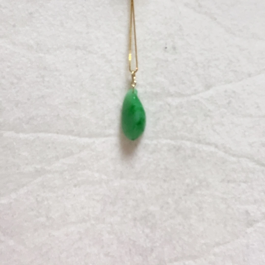 翡翠18K金镶嵌颈饰简单