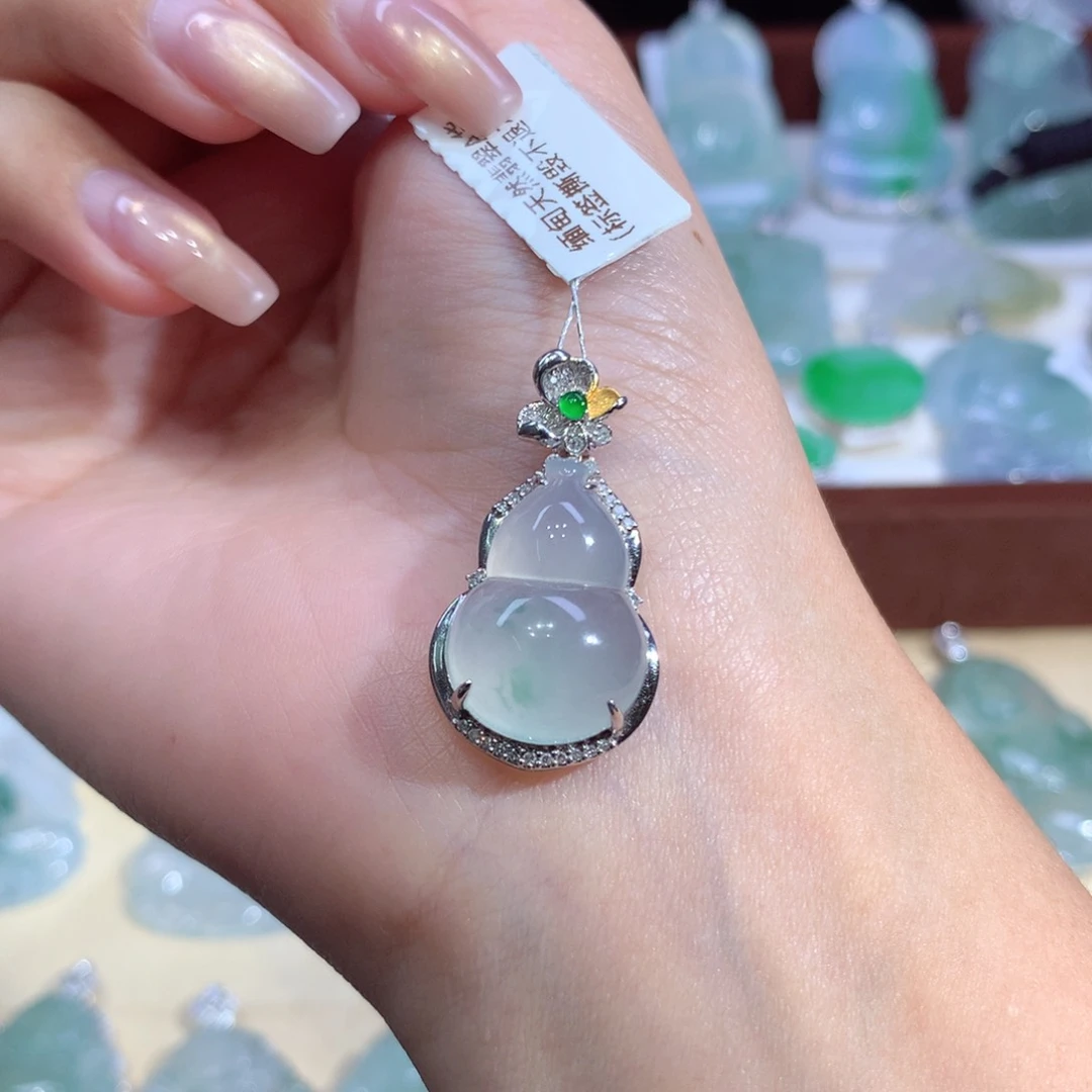 吊坠(不含链)18K金镶嵌翡翠