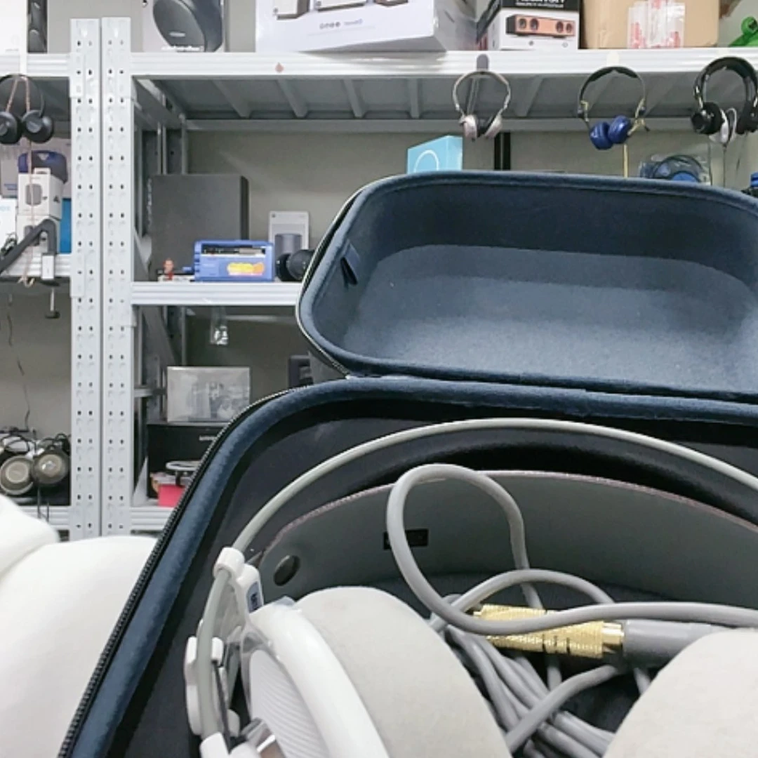 【闪购商品】95新k701带包