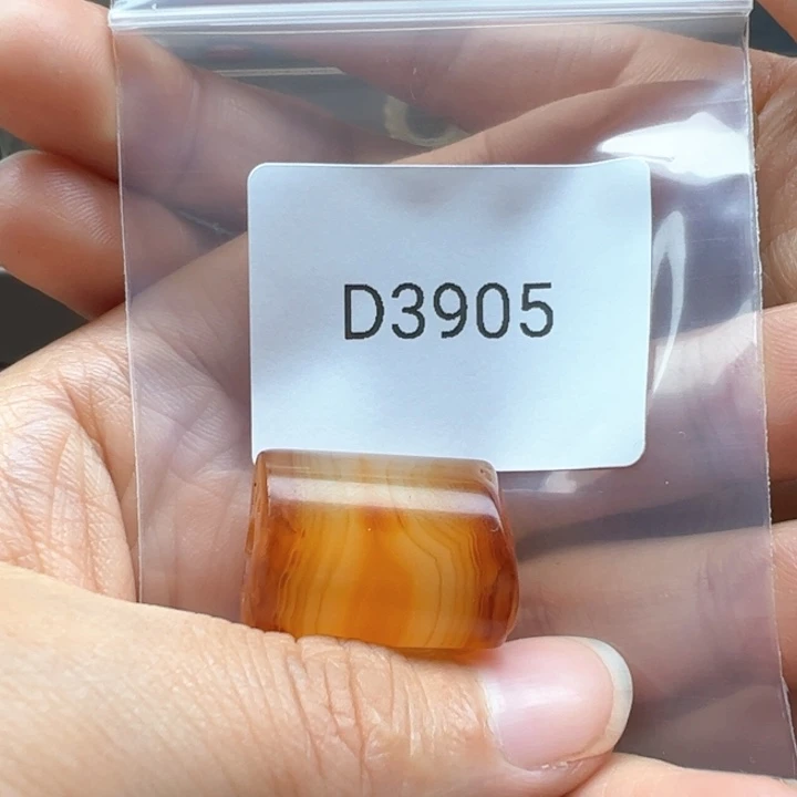 肖***峰玛瑙/玉髓未镶嵌珠宝半成品