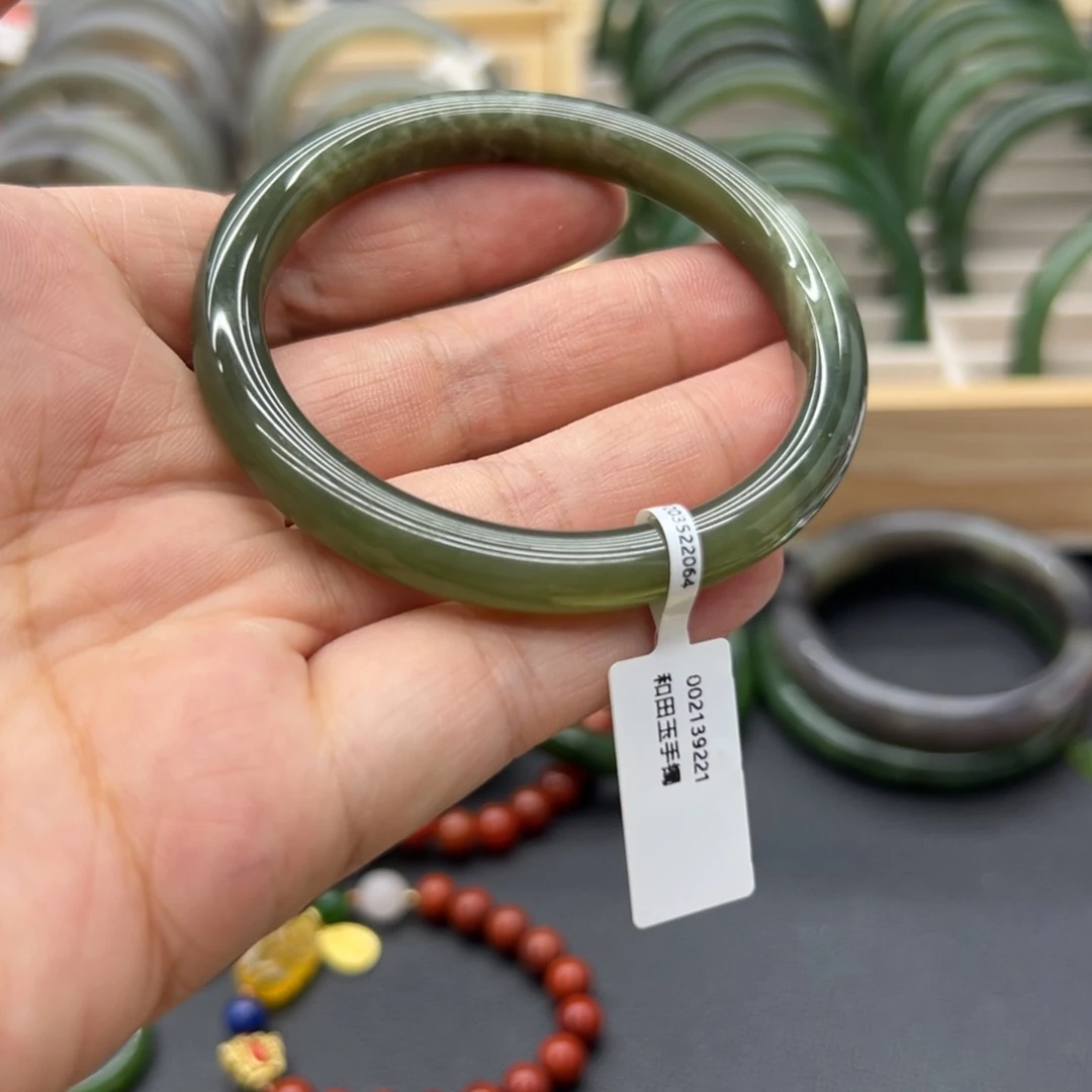 和田玉手镯未镶嵌53.6圈围106