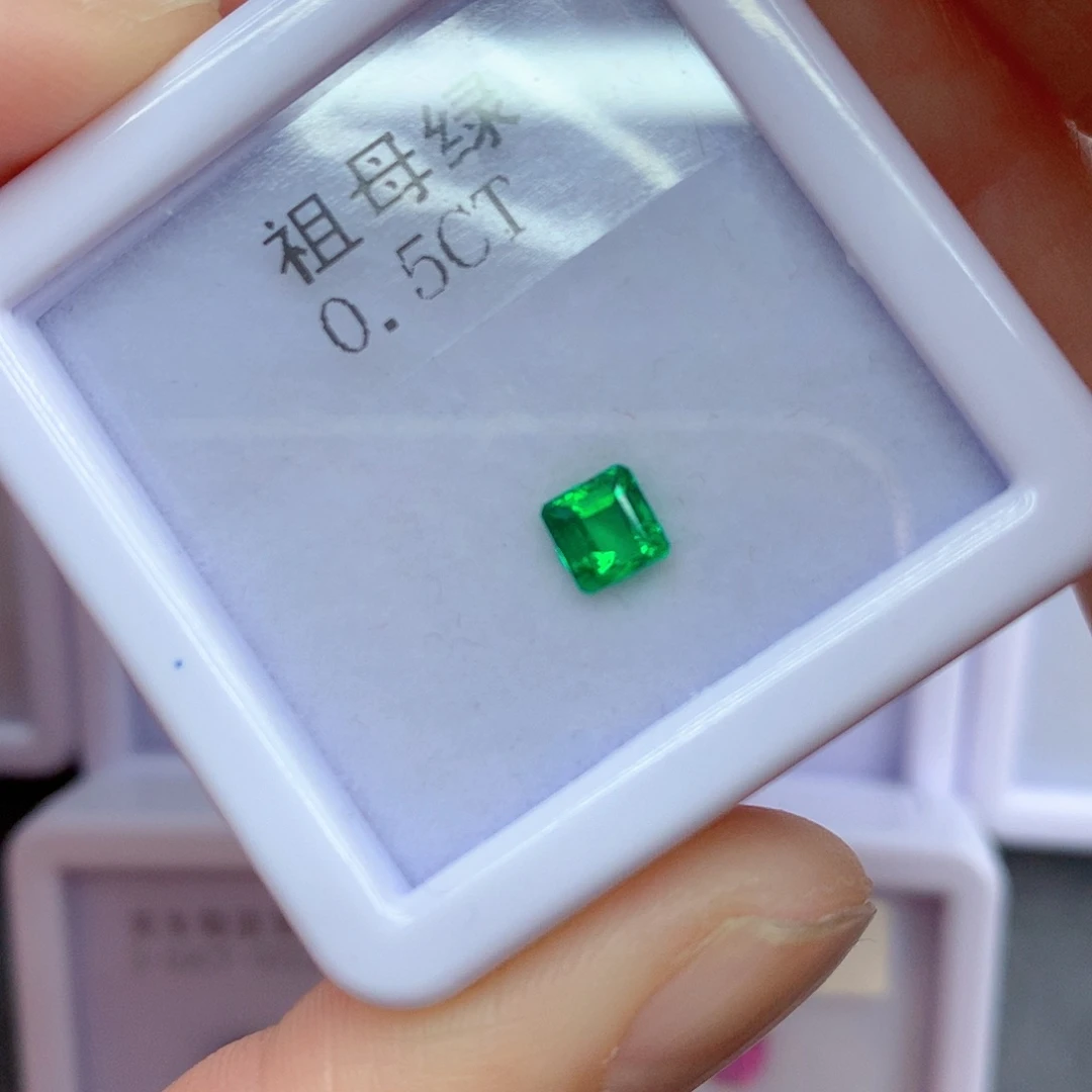 未镶嵌0.5克拉裸石祖母绿