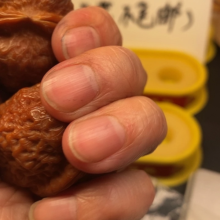 文玩核桃吊坠我在外面吃饭呢