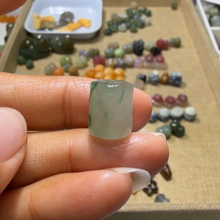 和田玉未镶嵌珠宝奇石