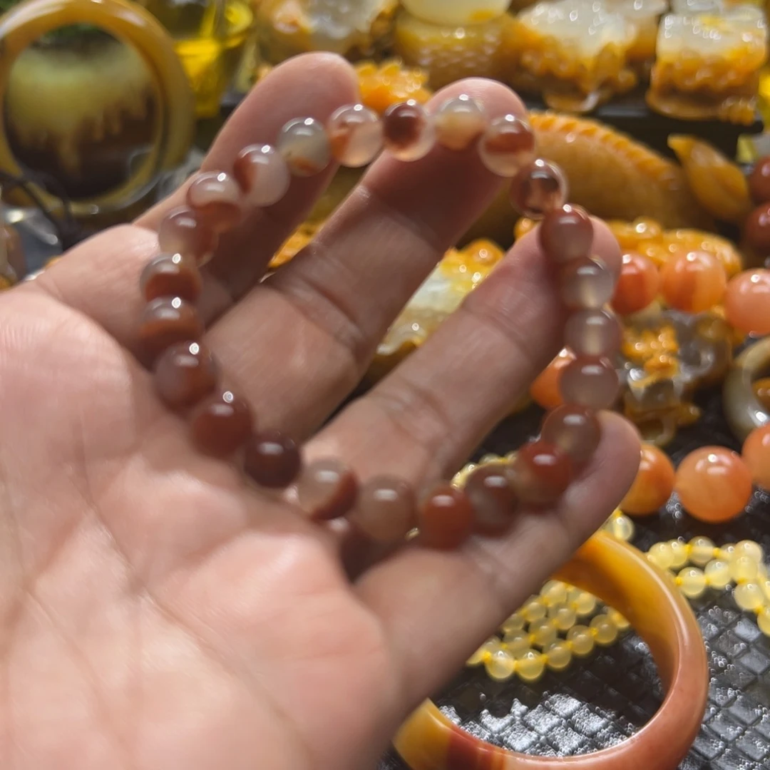 石英质玉未镶嵌颈饰