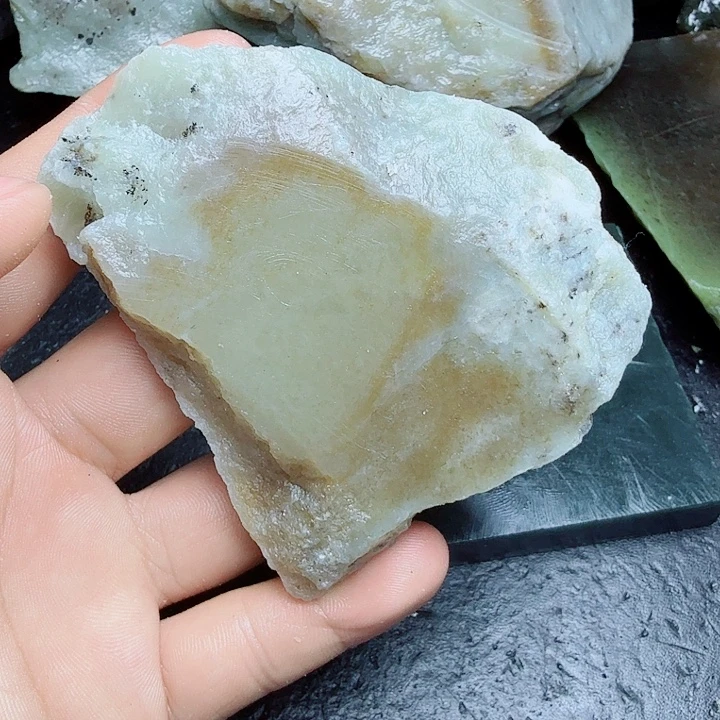 未镶嵌和田玉（糖玉）珠宝奇石