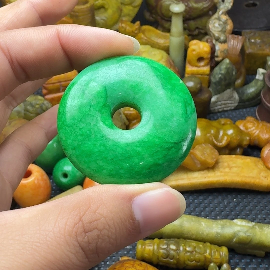 白玉菩提吊坠。。。