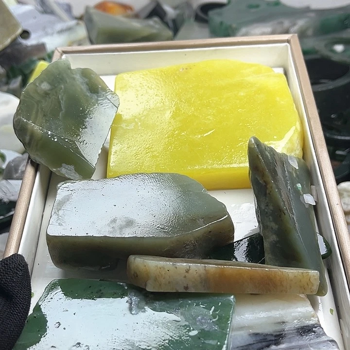 和田玉（糖玉）和田玉边角料9K金镶嵌唯****下