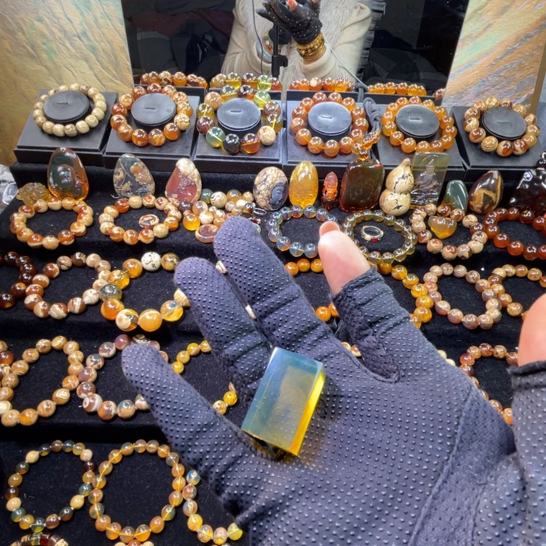 琥珀未镶嵌手串牌子