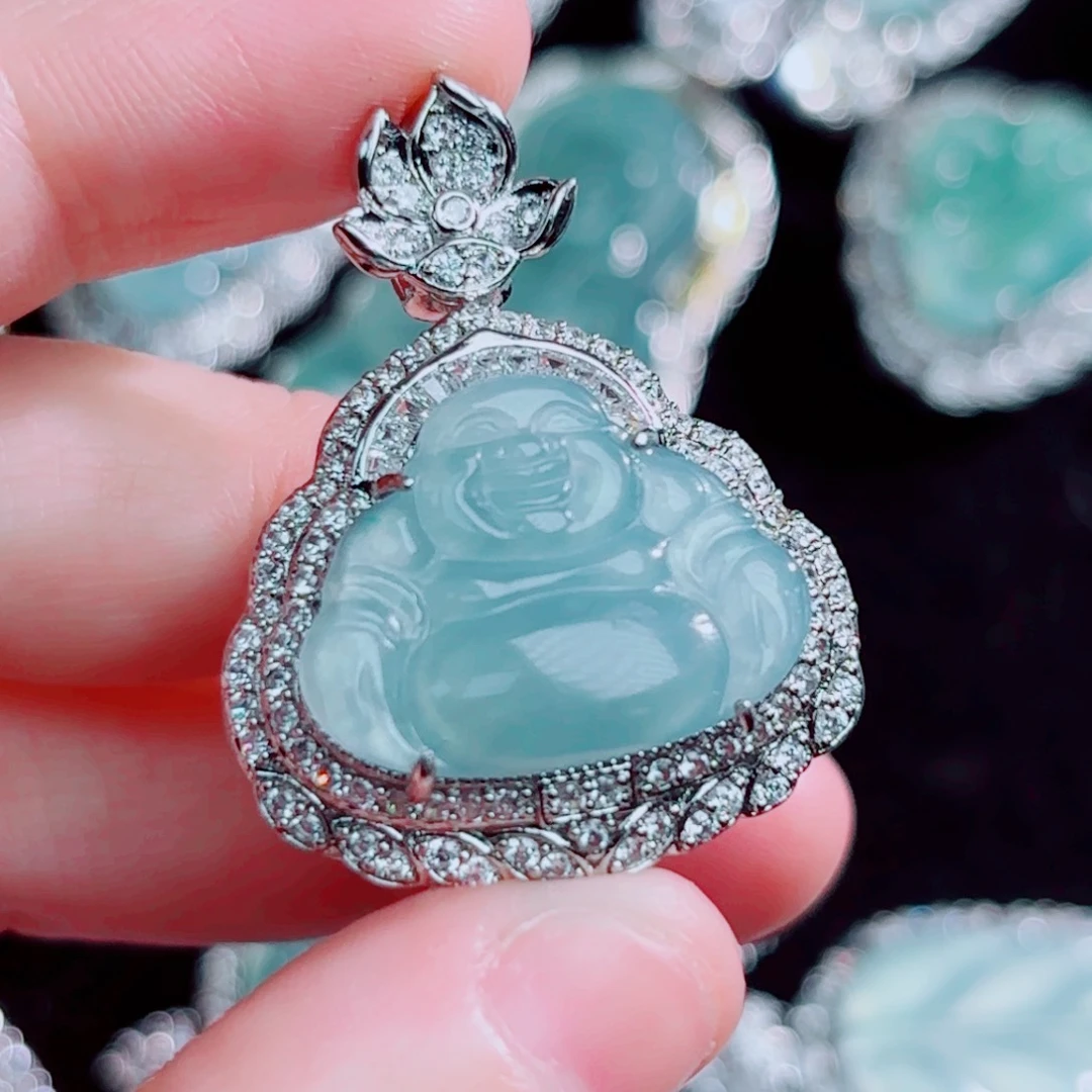 翡翠颈饰未镶嵌佛公