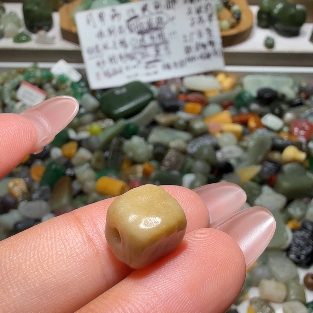 和田玉未镶嵌珠宝奇石