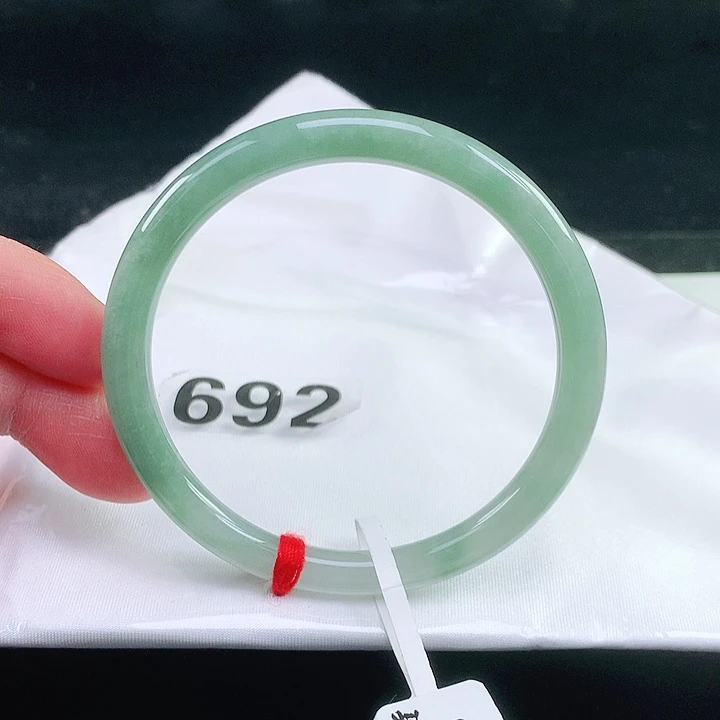未镶嵌手镯（圆镯）翡翠692
