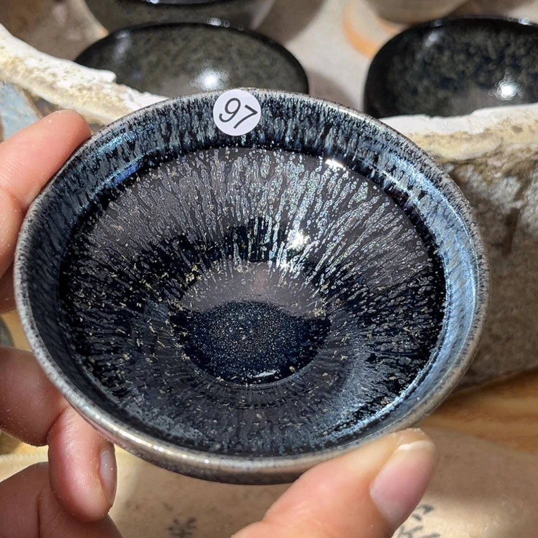 茶盏义兴龙窑坚持真柴烧