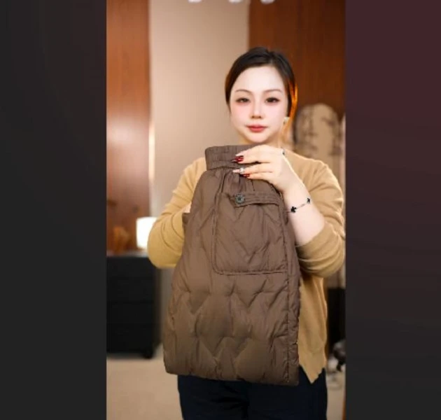 2025-羽绒裤女加绒百搭裤时尚厚款显瘦W花苞微喇裤-5001