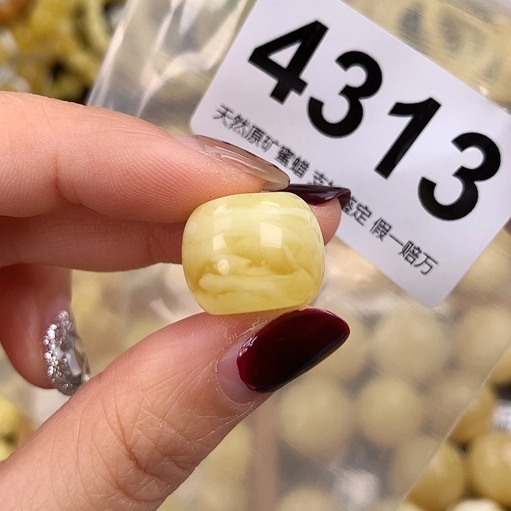 蜜蜡未镶嵌珠宝奇石17.8，高14