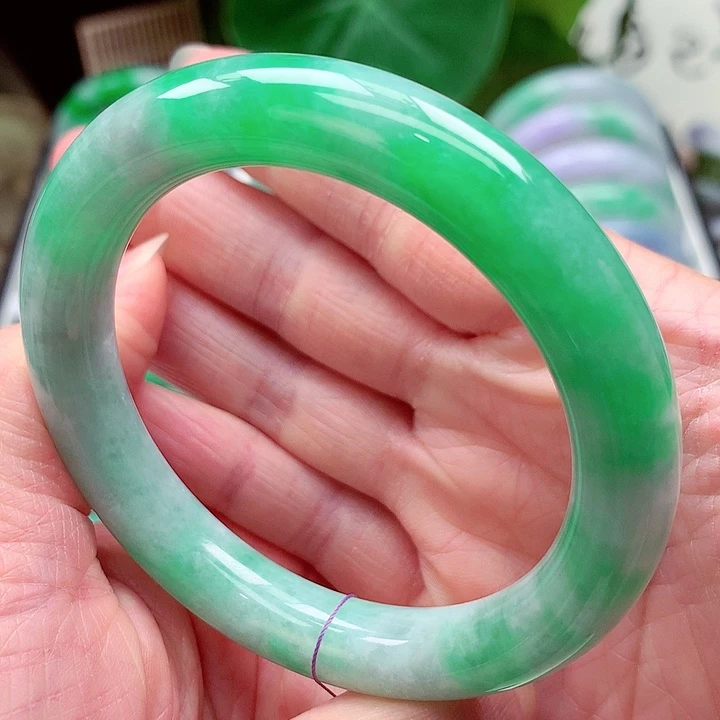 T***u翡翠未镶嵌手镯天然翡翠手镯