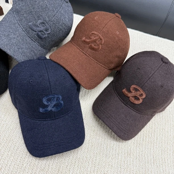 QLX.新款休闲棒球帽冬季百搭秋冬帽子毛绒B字母鸭舌帽显脸小女