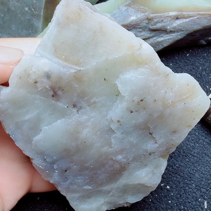 未镶嵌和田玉（糖玉）珠宝半成品