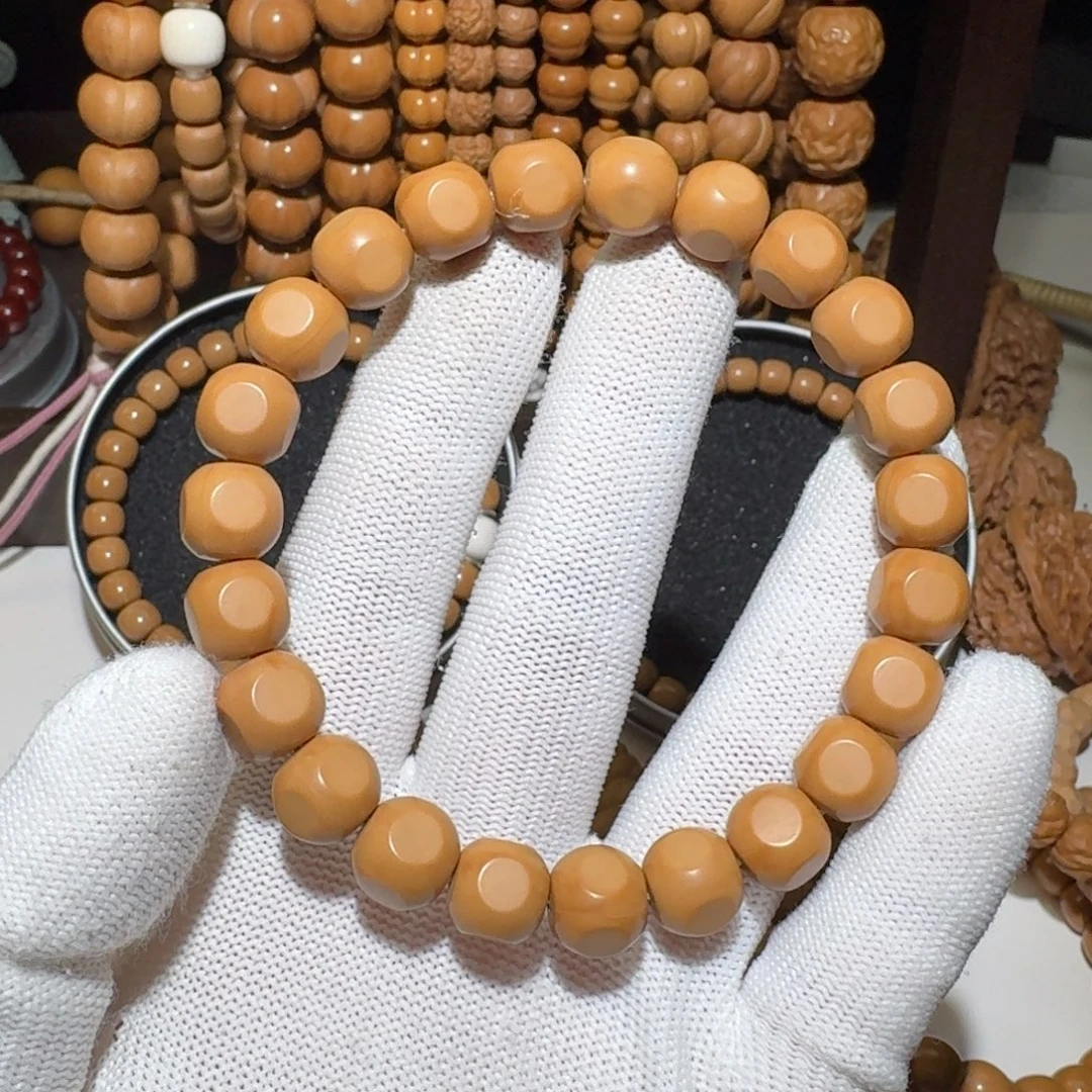 猴头核桃吊坠镜面六方