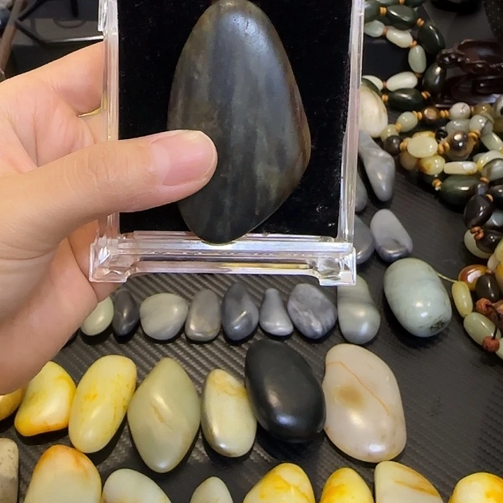 黑***手和田玉（糖玉）未镶嵌挂件