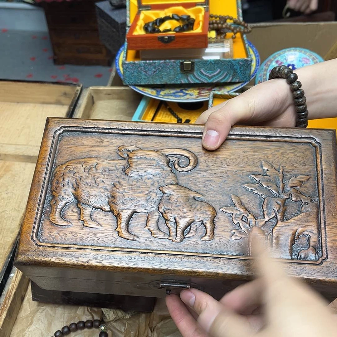 大叶紫檀（黑酸枝木类）