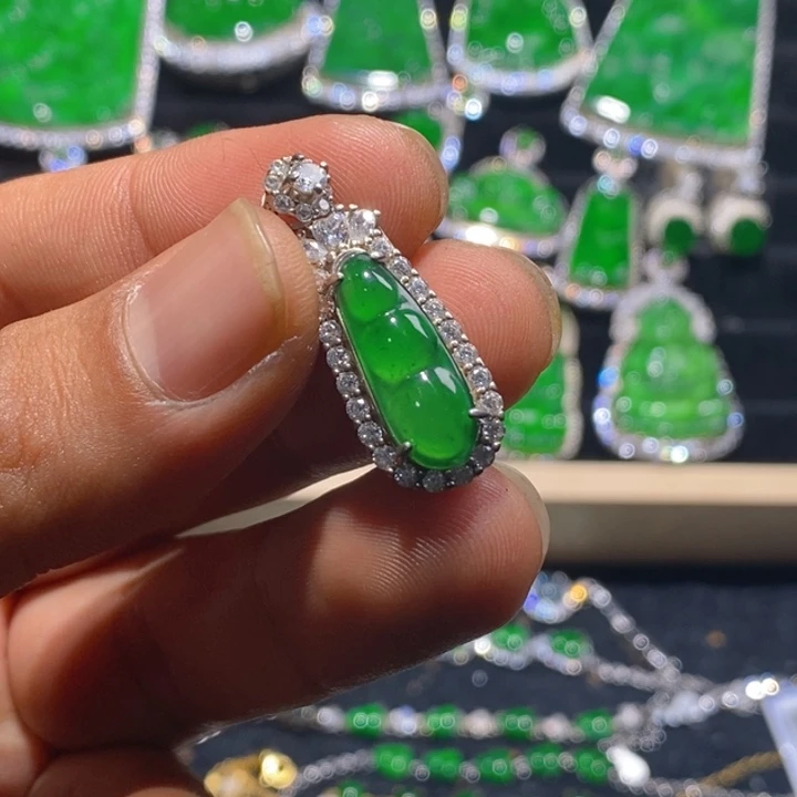 翡翠颈饰银S925镶嵌天然A货翡翠