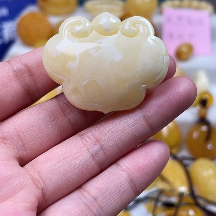 未镶嵌蜜蜡裸石瓷白花如意锁